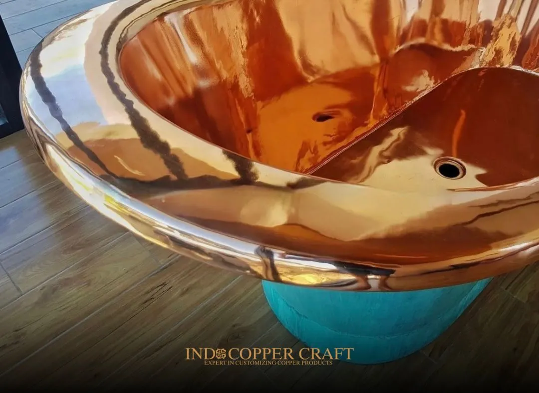 Green Copper Bathtub Venus