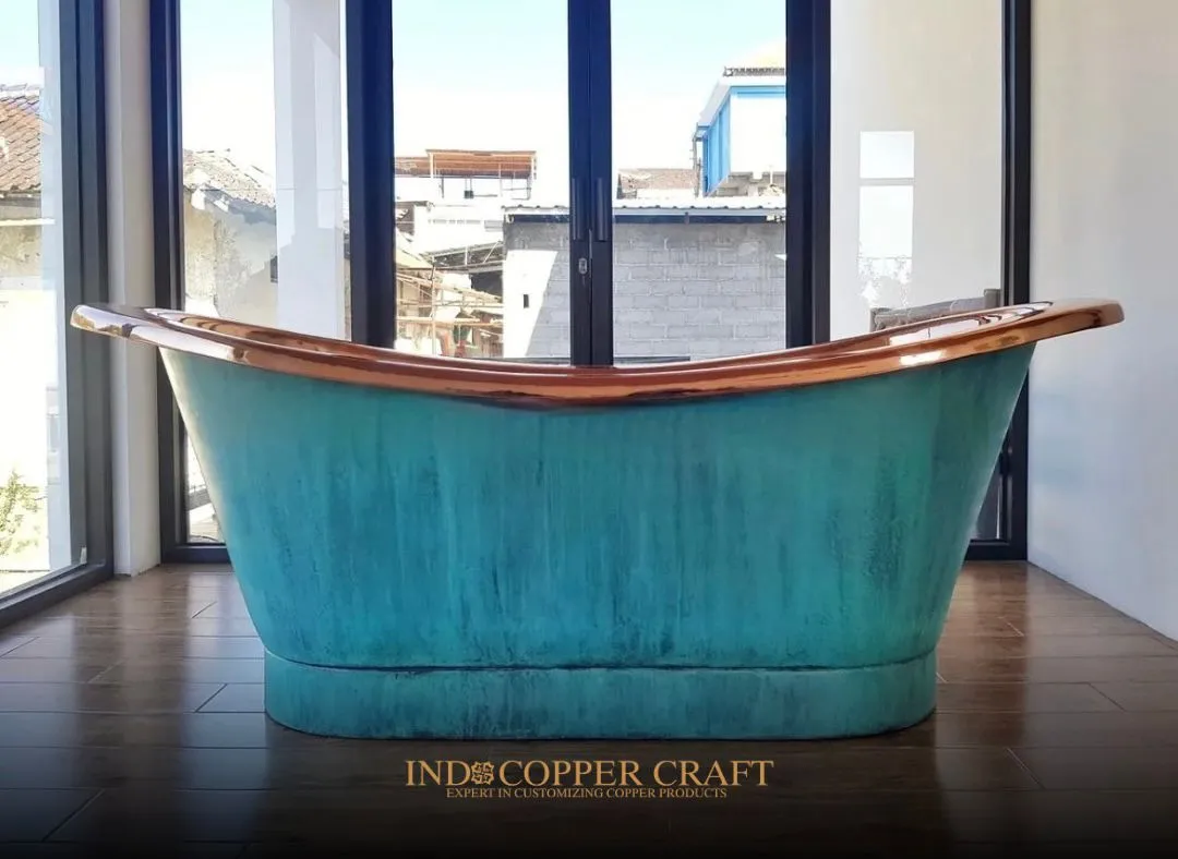Green Copper Bathtub Venus